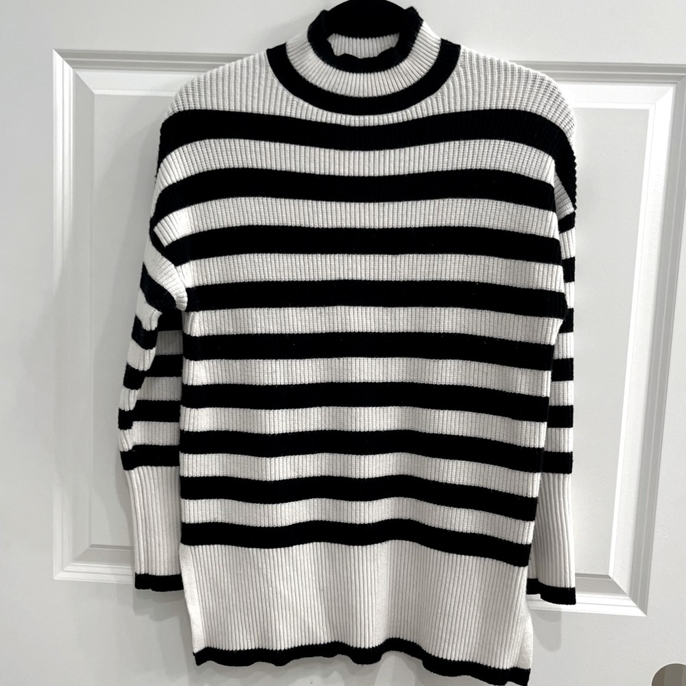 Philosophy sweater size S